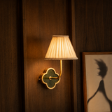 Clover Wall Lamp